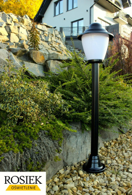 Lampy ogrodowe - Lampa ogrodowa stojąca, wysokość 118cm, klosz amfora mleczna z daszkiem 25cm